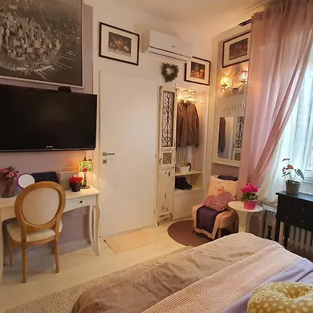Holidays In Guest house