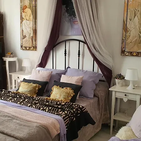 Holidays In Guest house Florence