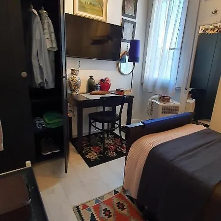Holidays In Guest house *