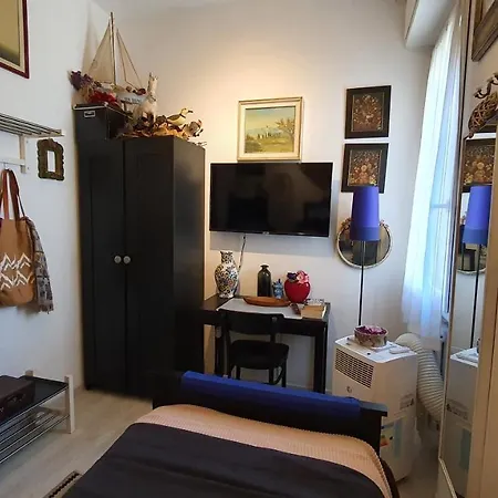 Holidays In Guest house *